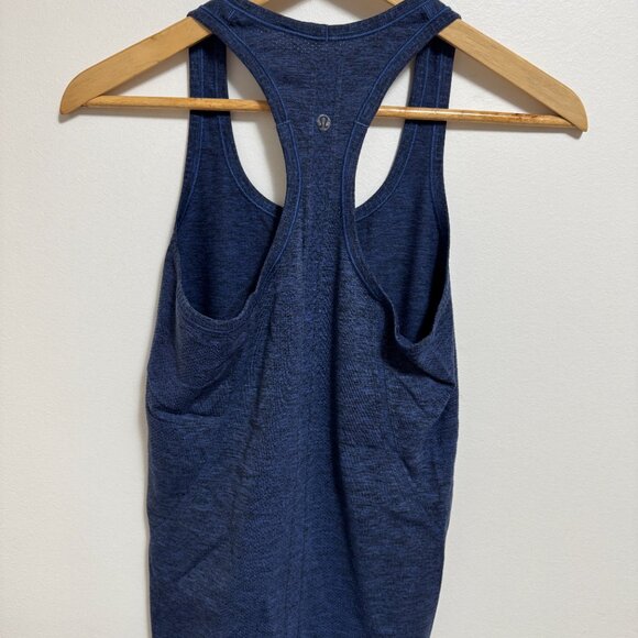 Lululemon activewear top - Picture 2 of 2